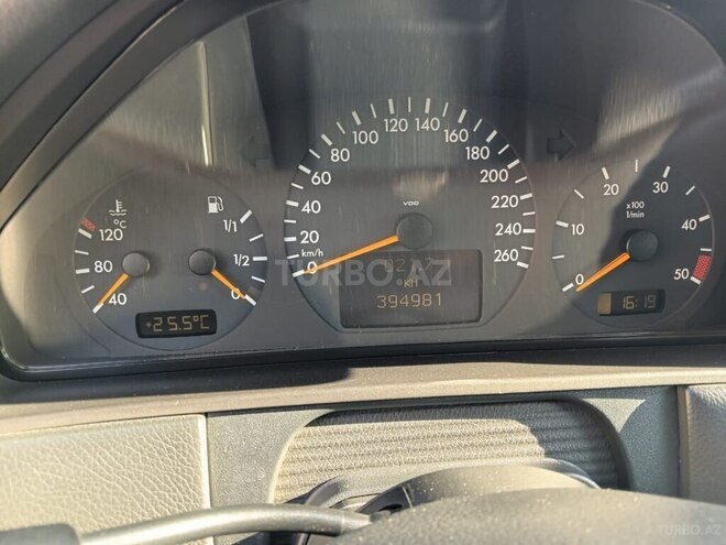 Mercedes E 220 2002, 394,000 km - 2.2 l - Bakı