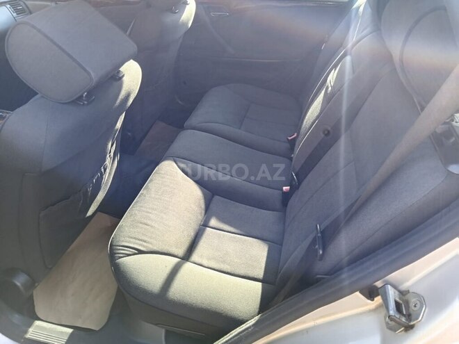 Mercedes E 220 2002, 394,000 km - 2.2 l - Bakı