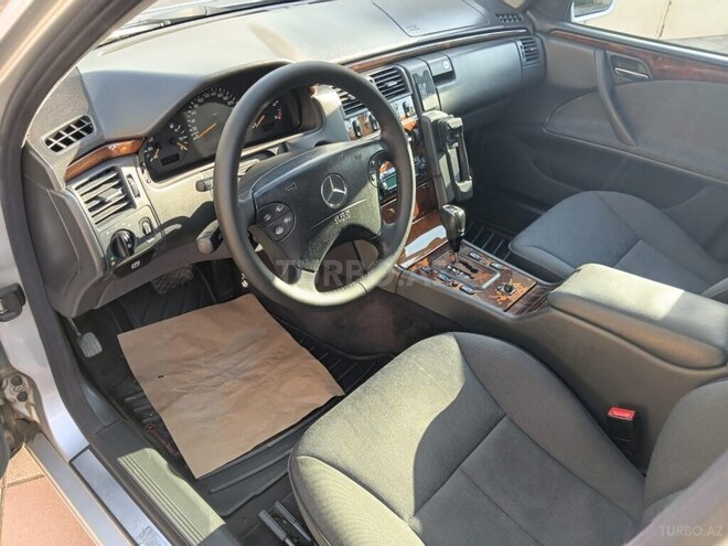 Mercedes E 220 2002, 394,000 km - 2.2 l - Bakı