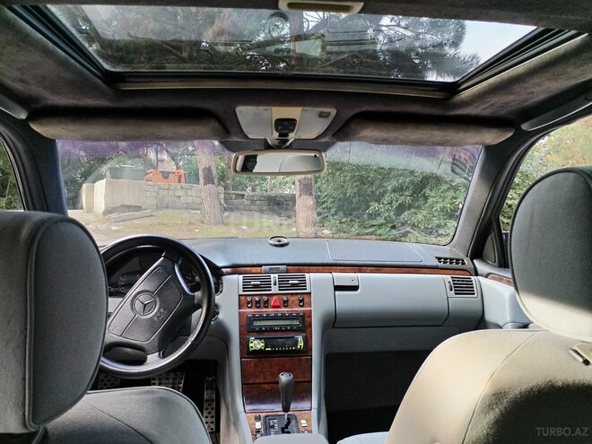 Mercedes E 240 1998, 250,000 km - 2.4 l - Bakı