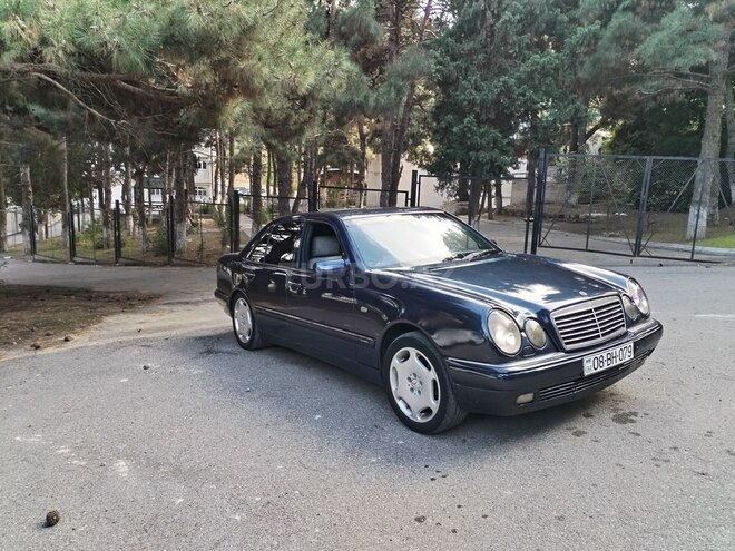 Mercedes E 240 1998, 250,000 km - 2.4 l - Bakı