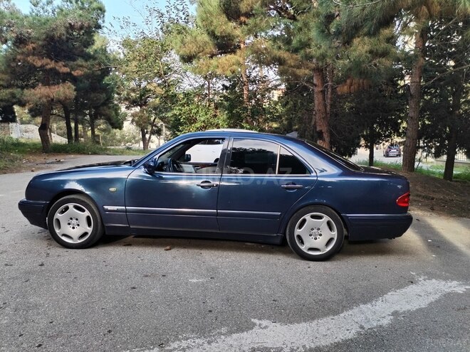 Mercedes E 240 1998, 250,000 km - 2.4 l - Bakı