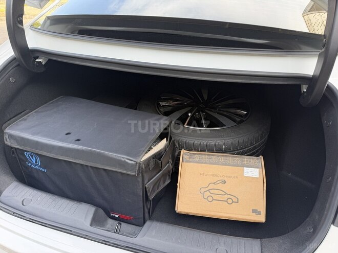Changan Qiyuan A05 2025, 64,000 km - 1.5 л - Bakı
