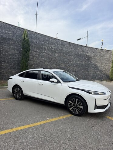 Changan Qiyuan A05 2025, 64,000 km - 1.5 л - Bakı