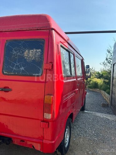Mercedes 208 D 1990, 398,000 km - 2.5 l - Cəlilabad