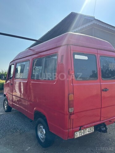 Mercedes 208 D 1990, 398,000 km - 2.5 l - Cəlilabad