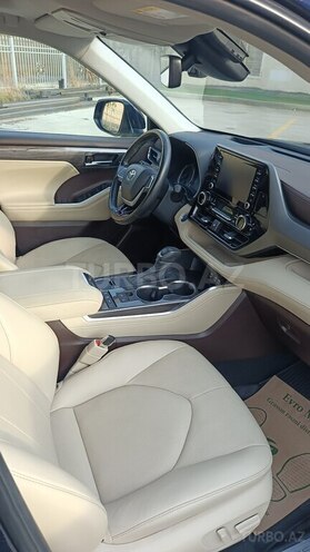 Toyota Highlander 2022, 23,500 km - 2.5 l - Bakı