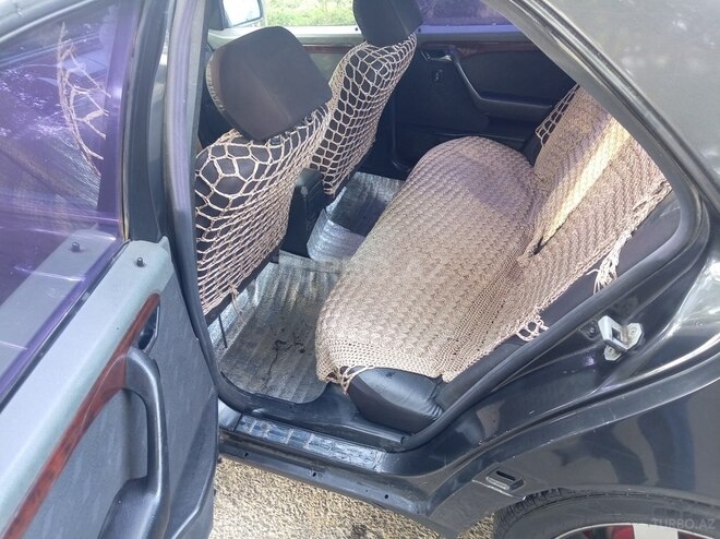 Mercedes C 200 1995, 606,585 km - 2.0 l - Qax