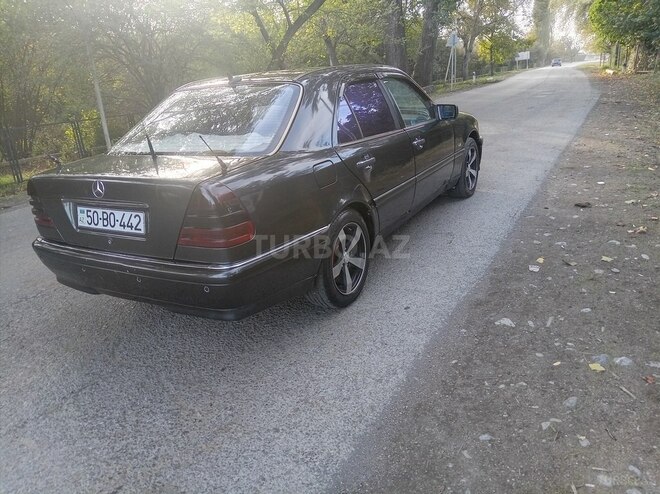 Mercedes C 200 1995, 606,585 km - 2.0 l - Qax