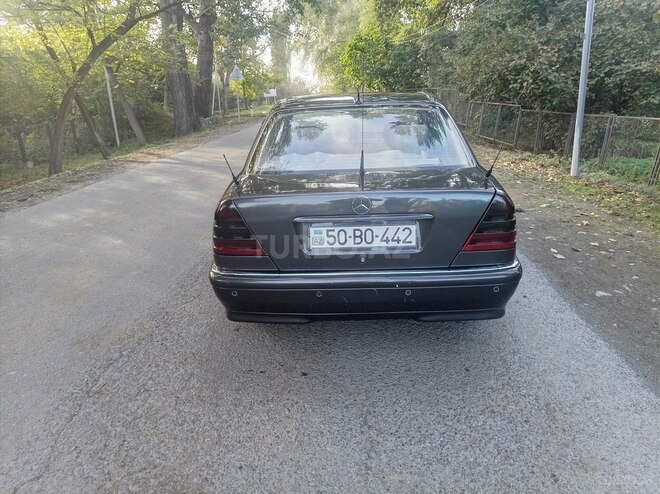 Mercedes C 200 1995, 606,585 km - 2.0 l - Qax