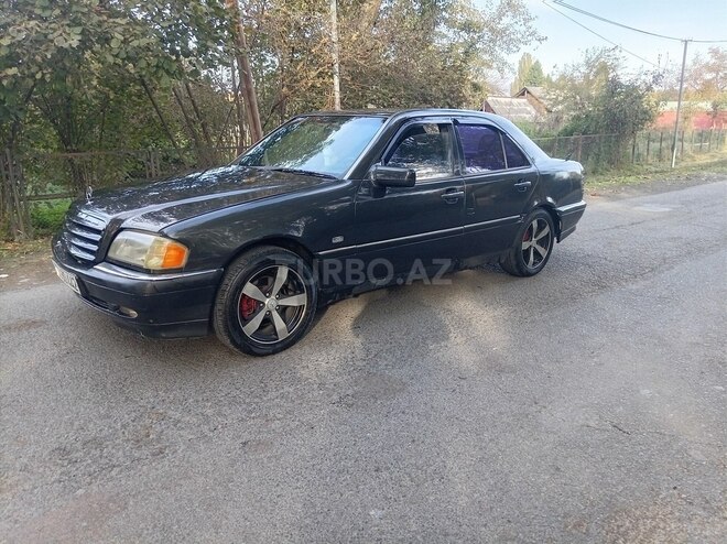 Mercedes C 200 1995, 606,585 km - 2.0 l - Qax