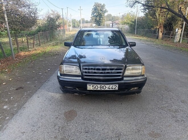 Mercedes C 200 1995, 606,585 km - 2.0 l - Qax
