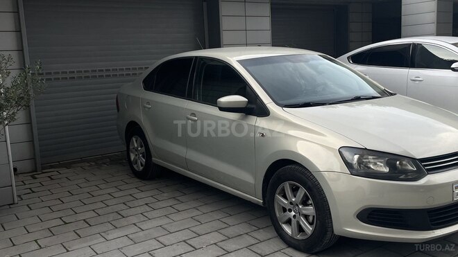Volkswagen Polo 2013, 278,000 km - 1.6 l - Bakı