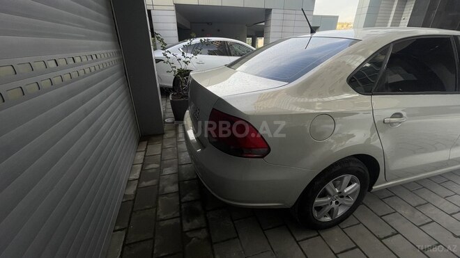 Volkswagen Polo 2013, 278,000 km - 1.6 l - Bakı
