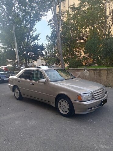 Mercedes C 230 2000, 235,000 km - 2.3 л - Bakı