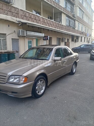 Mercedes C 230 2000, 235,000 km - 2.3 л - Bakı