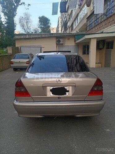 Mercedes C 230 2000, 235,000 km - 2.3 л - Bakı