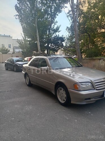 Mercedes C 230 2000, 235,000 km - 2.3 л - Bakı