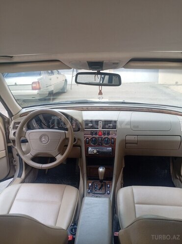 Mercedes C 230 2000, 235,000 km - 2.3 л - Bakı