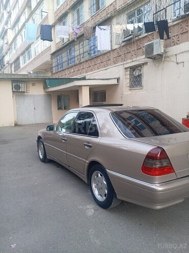 Mercedes C 230 2000, 235,000 km - 2.3 л - Bakı