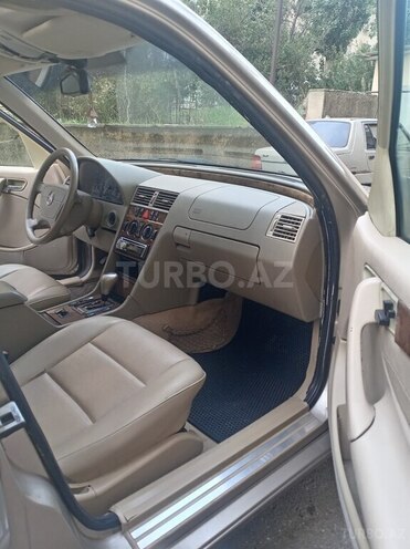 Mercedes C 230 2000, 235,000 km - 2.3 л - Bakı