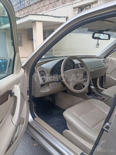 Mercedes C 230 2000, 235,000 km - 2.3 л - Bakı