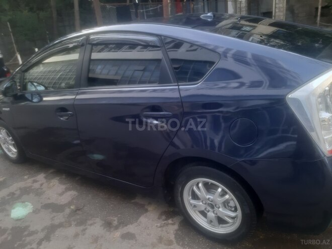Toyota Prius 2014, 300,000 km - 1.8 л - Bakı