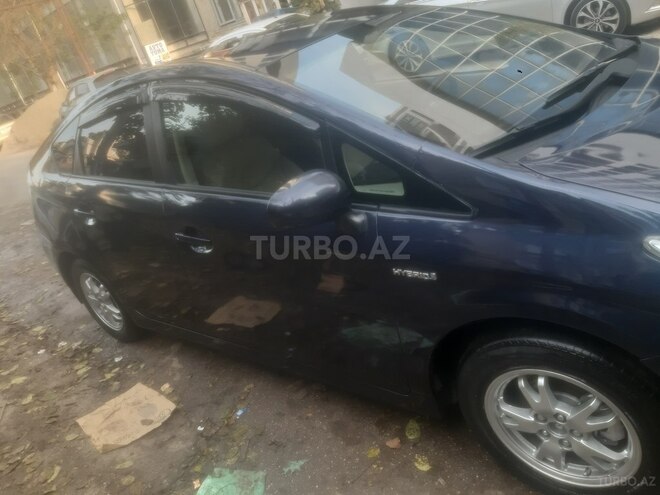 Toyota Prius 2014, 300,000 km - 1.8 л - Bakı