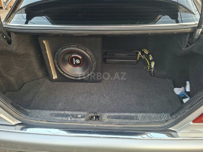 Mercedes 200 E 1995, 252,520 km - 2.0 l - Salyan