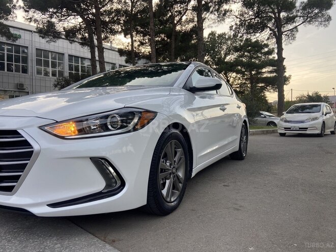 Hyundai Elantra 2018, 145,000 km - 2.0 л - Bakı