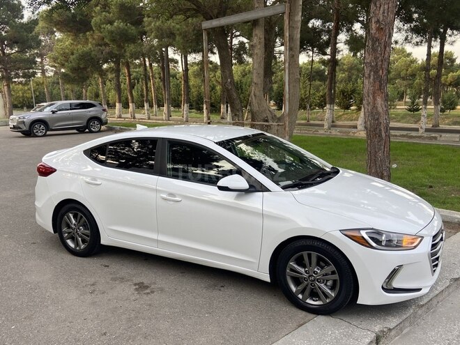 Hyundai Elantra 2018, 145,000 km - 2.0 л - Bakı
