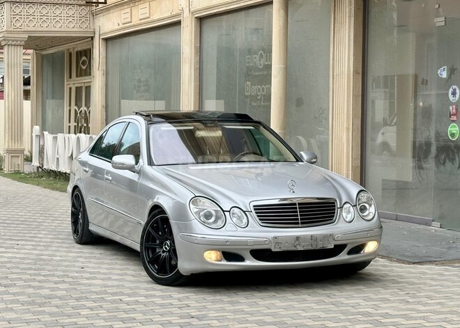 Mercedes E 240 2002, 319,000 km - 2.6 l - Bakı