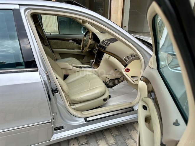 Mercedes E 240 2002, 319,000 km - 2.6 l - Bakı