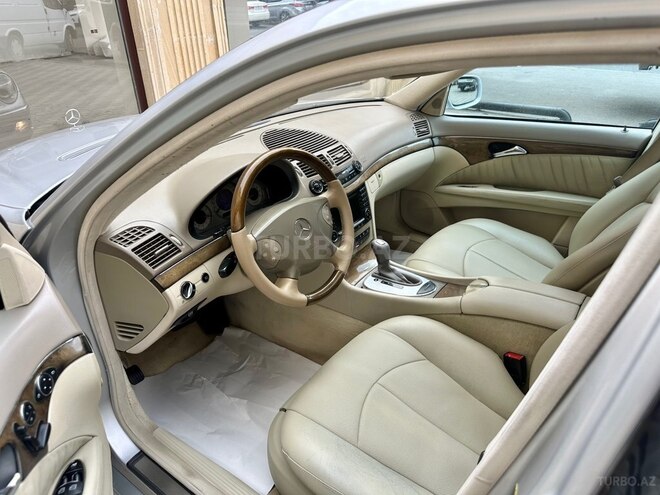 Mercedes E 240 2002, 319,000 km - 2.6 l - Bakı