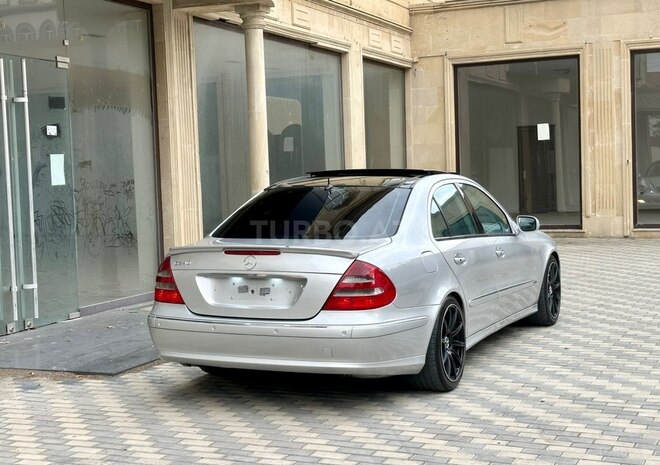 Mercedes E 240 2002, 319,000 km - 2.6 l - Bakı