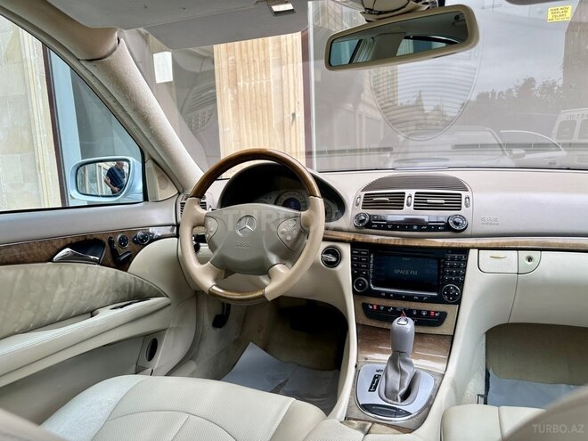 Mercedes E 240 2002, 319,000 km - 2.6 l - Bakı