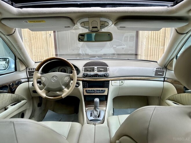 Mercedes E 240 2002, 319,000 km - 2.6 l - Bakı