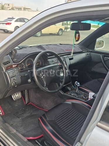 Mercedes E 240 1998, 338,000 km - 2.4 л - Şəmkir