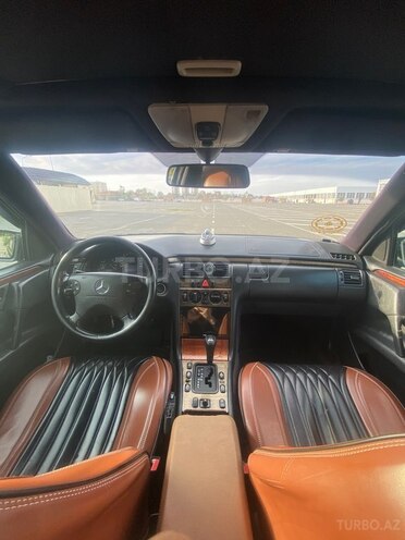 Mercedes E 220 1999, 280,000 km - 2.2 л - Gəncə