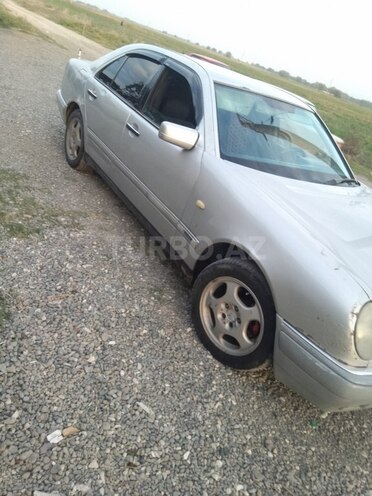 Mercedes E 220 1998, 411,089 km - 2.2 l - Ağdam