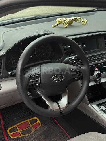 Hyundai Elantra 2018, 75,000 km - 2.0 l - Bakı