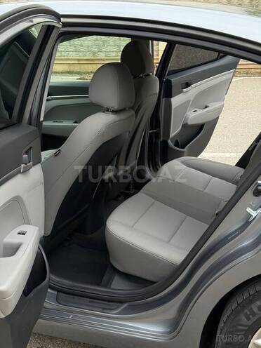 Hyundai Elantra 2018, 75,000 km - 2.0 l - Bakı