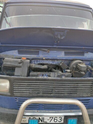 Mercedes 208 D 1994, 200,000 km - 2.9 л - Bakı