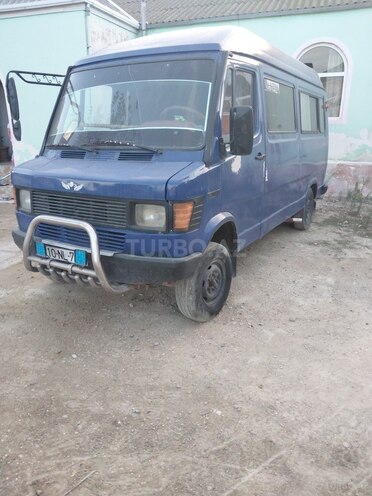Mercedes 208 D 1994, 200,000 km - 2.9 л - Bakı