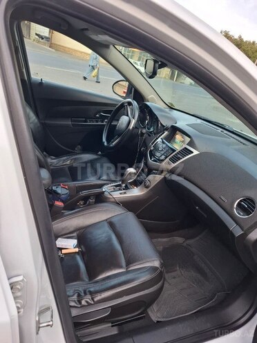 Chevrolet Cruze 2015, 392,000 km - 1.4 l - Göyçay