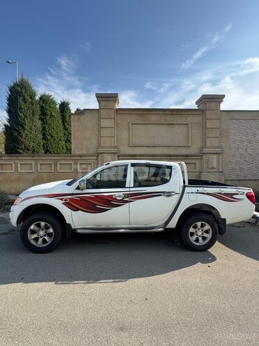 Mitsubishi L200 2007, 278,000 km - 2.5 л - Bakı