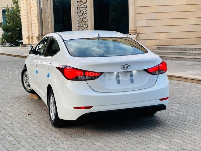 Hyundai Elantra 2014, 178,054 km - 1.8 l - İmişli