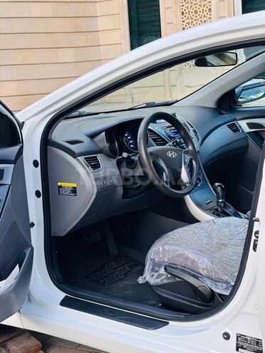 Hyundai Elantra 2014, 178,054 km - 1.8 l - İmişli
