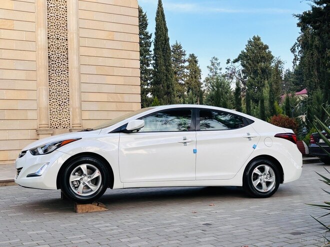 Hyundai Elantra 2014, 178,054 km - 1.8 l - İmişli