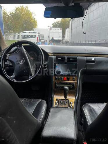 Mercedes E 270 1999, 451,754 km - 2.7 l - Bakı